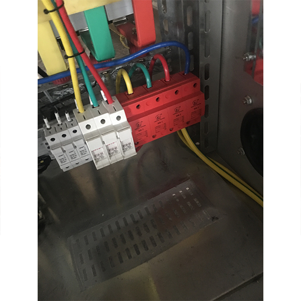 電涌保護(hù) 器