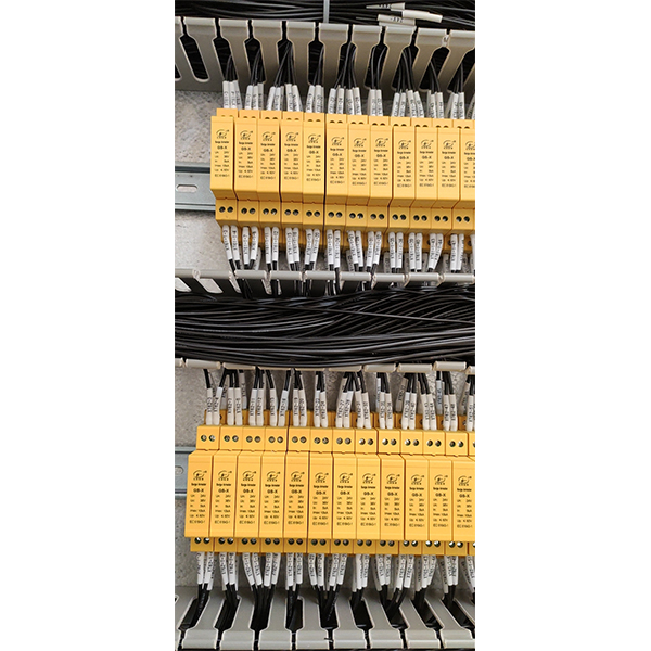 互聯網二合一防雷 器